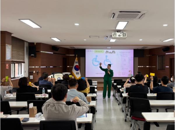 [태안교육지원청] 학생을 존중하고 배려하며 소통하는 관리자 기사 이미지